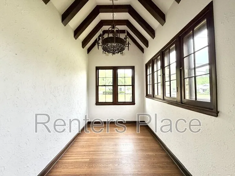 1904 S Yorktown Ave — Photo 10