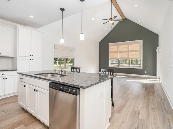 412 W Foxrun, Springfield, TN 37172
