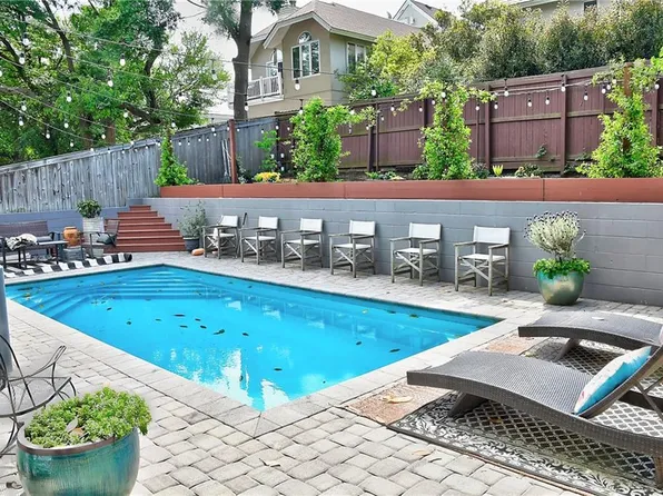 220 56th St #B, Virginia Beach, VA 23451