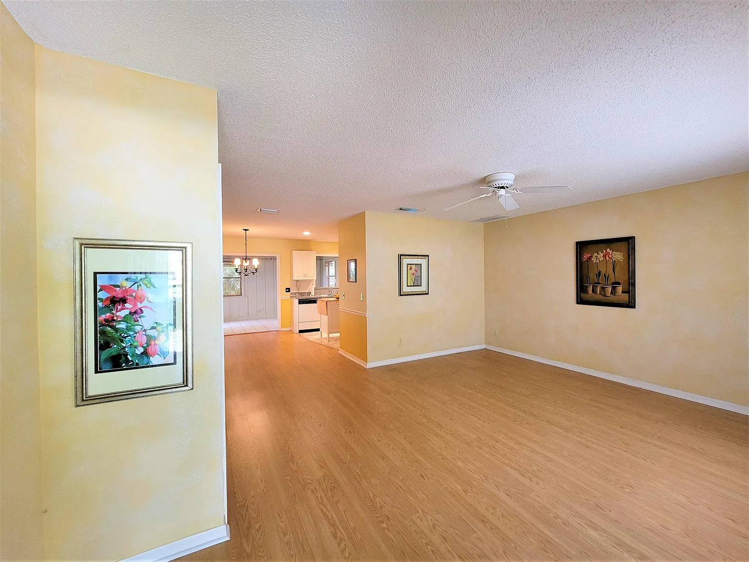 2 bed, 1.0 bath, 936 sqft, $1,900 — Photo 3