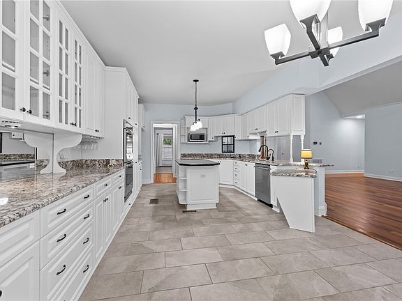5th image of 480 Pin Du Lac Dr