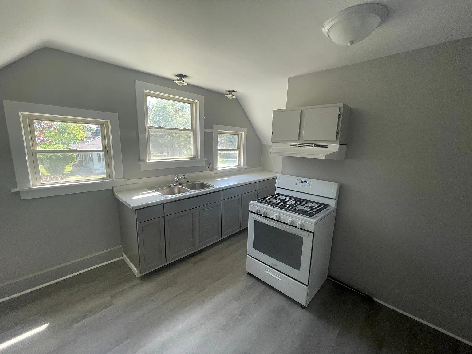 1 bed, 800 sqft, $900 — Photo 2