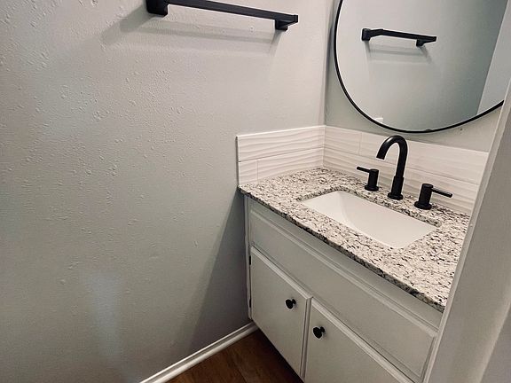 4th image of 303 Palmwood Dr APT F