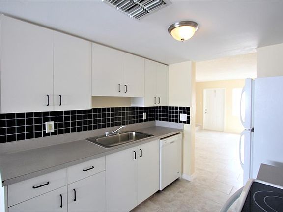 5th image of 2052 Kings Hwy APT 6