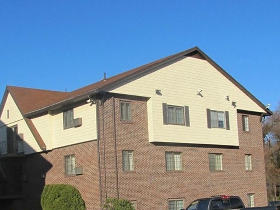 1st image of 7 Royal Crest Dr APT 8