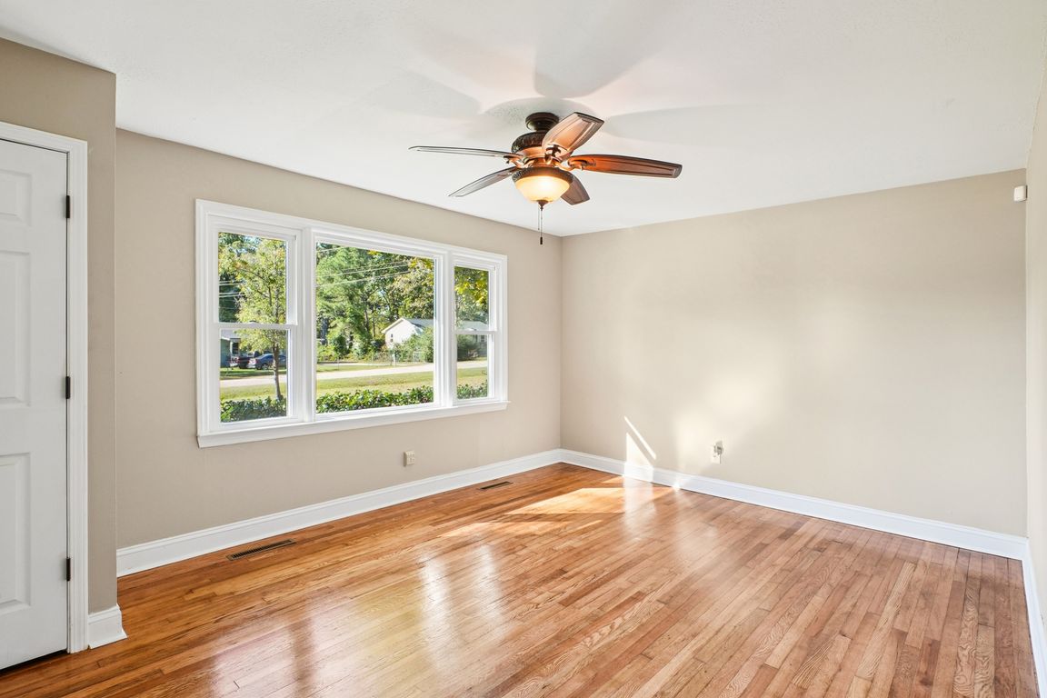 next background image