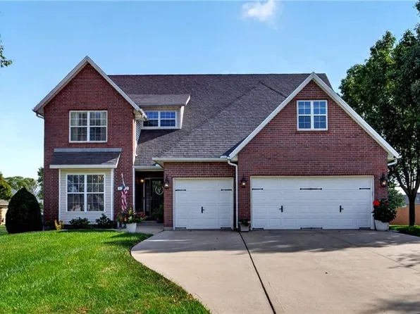 1202 Cedar Crest Dr, Pittsburg, KS 66762