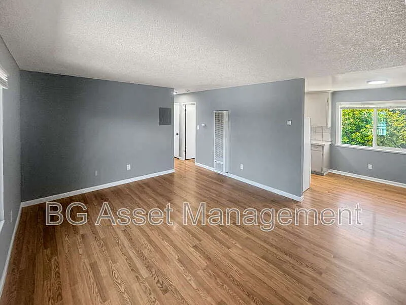 2 bed, 1.0 bath, 768 sqft, $1,950 — Photo 2