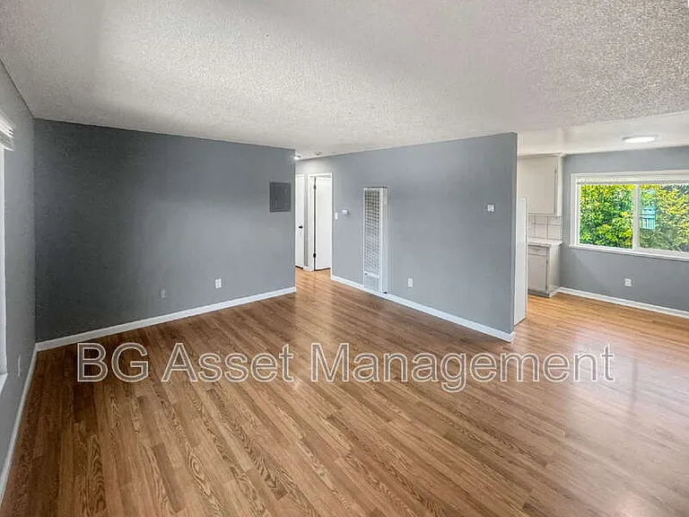 1610 Sanford Ave #3 — Photo 2
