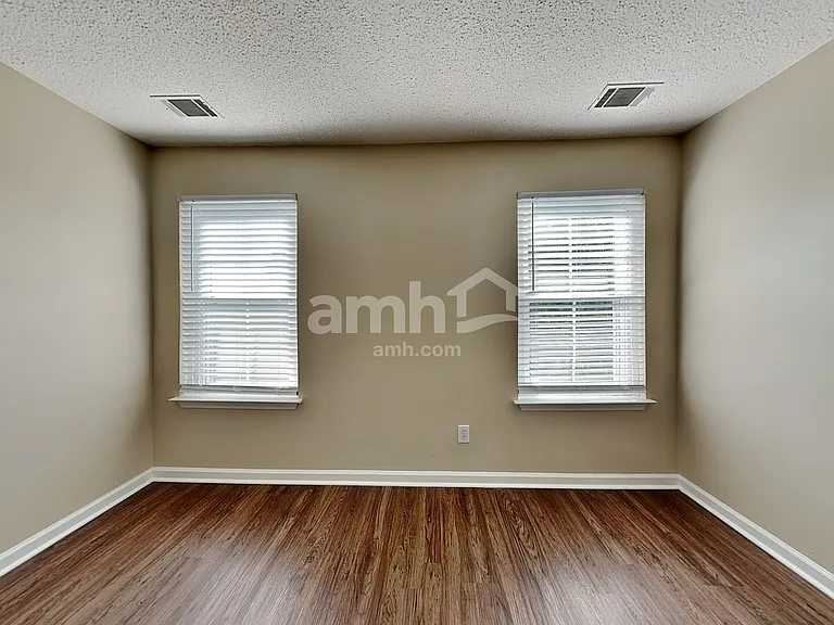 100 Summerchase Dr — Photo 16