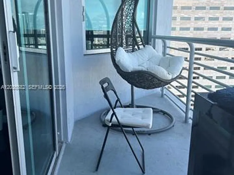 335 Biscayne Blvd #4200 — Photo 14