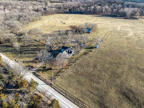 4th image of 221 Simpson Road