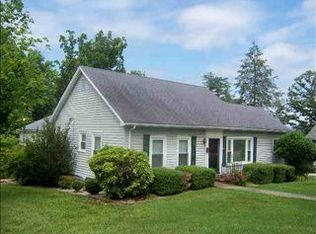 416 John St, Pickens, SC 29671