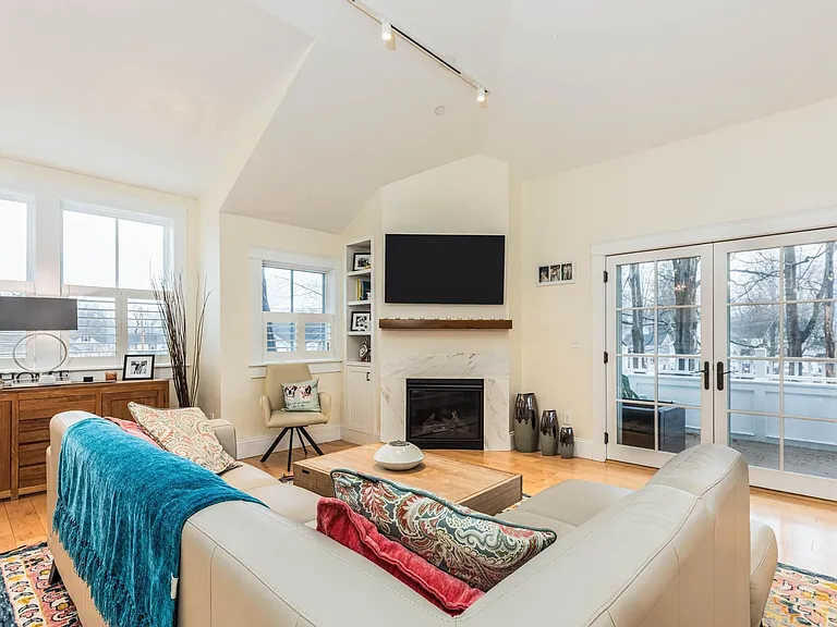 1 Franklin St #2C — Photo 12