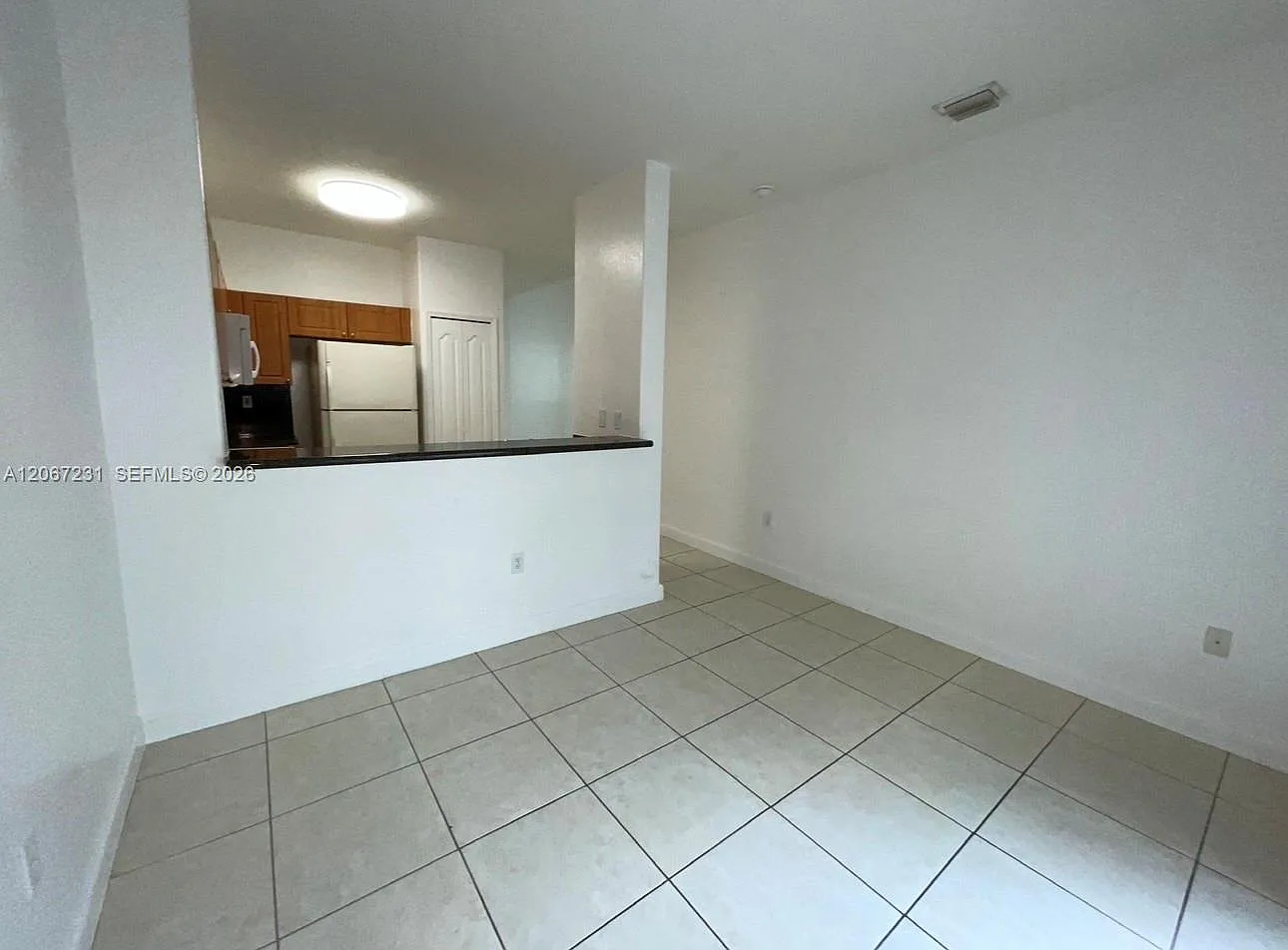 3 bed, 1166 sqft, $2,000 — Photo 3