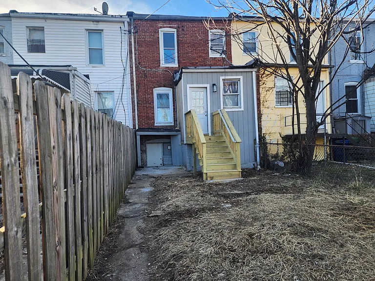 3735 Manchester Ave — Photo 10