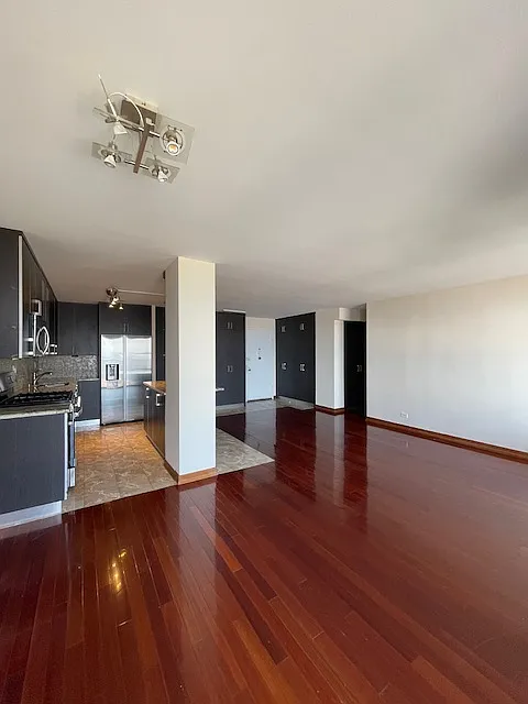 501 Surf Ave — Photo 4