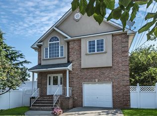 2591 Frankel Blvd, Merrick, NY 11566