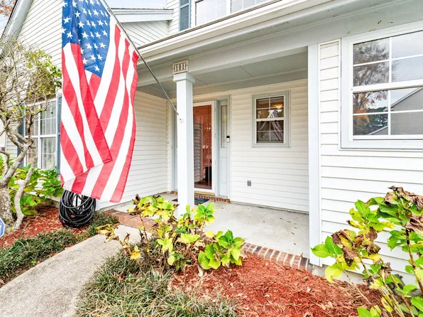 101 Durrell Ct, Goose Creek, SC 29445