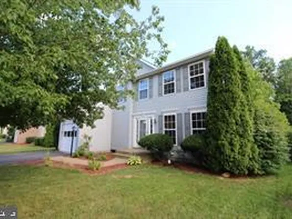 5783 Rhode Island Dr, Woodbridge, VA 22193