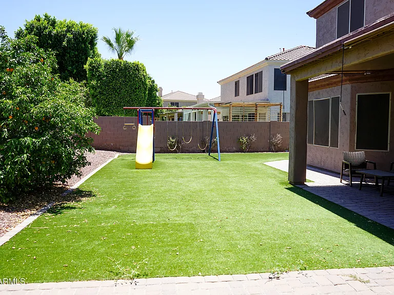 541 N Danielson Way — Photo 19