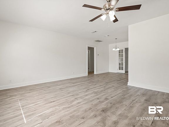 3rd image of 1306 Azalea St