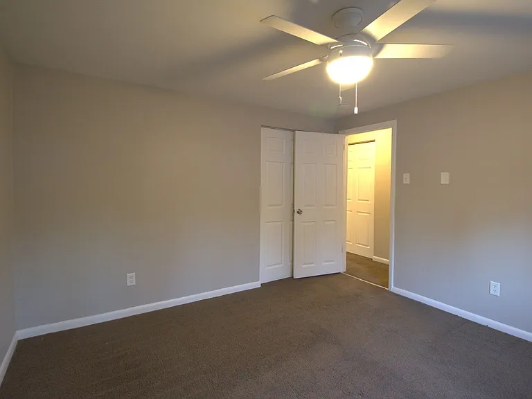 Oak Ridge Apartments — Photo 12