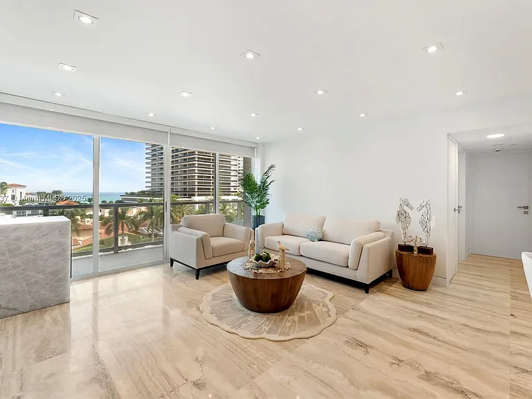 5900 Collins Ave #604 — Photo 11