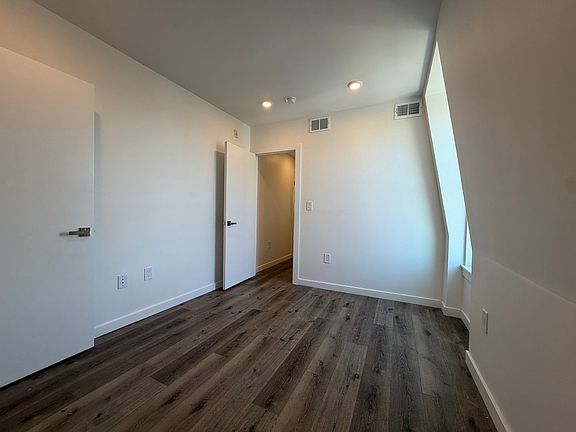 3rd image of 240-242 E Girard Ave #8