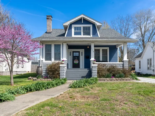 716 S Division St, Carterville, IL 62918