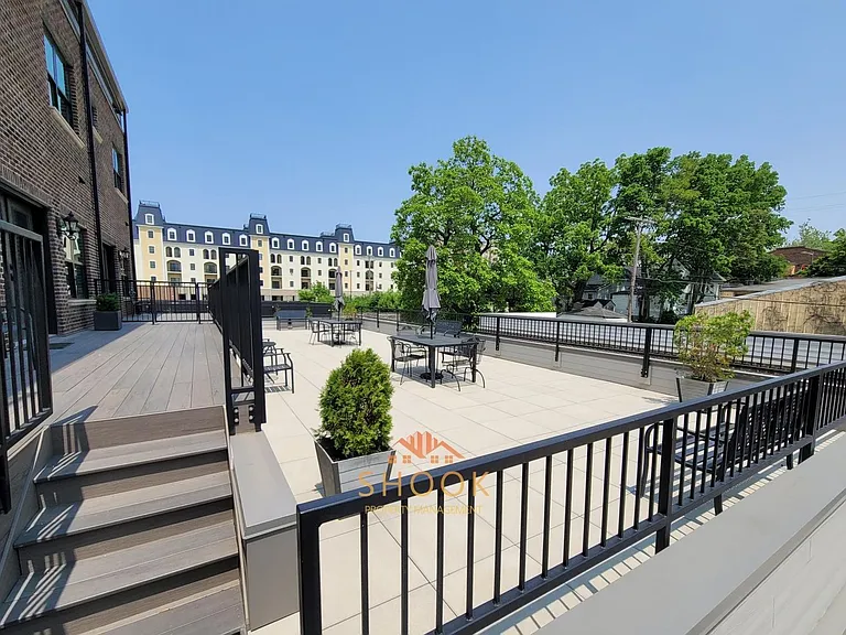 Brownstone Condominiums — Photo 24