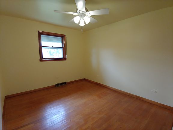 5th image of 6649 W 88th St
