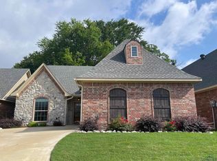 1210 Cobblestone Ct, Carthage, TX 75633