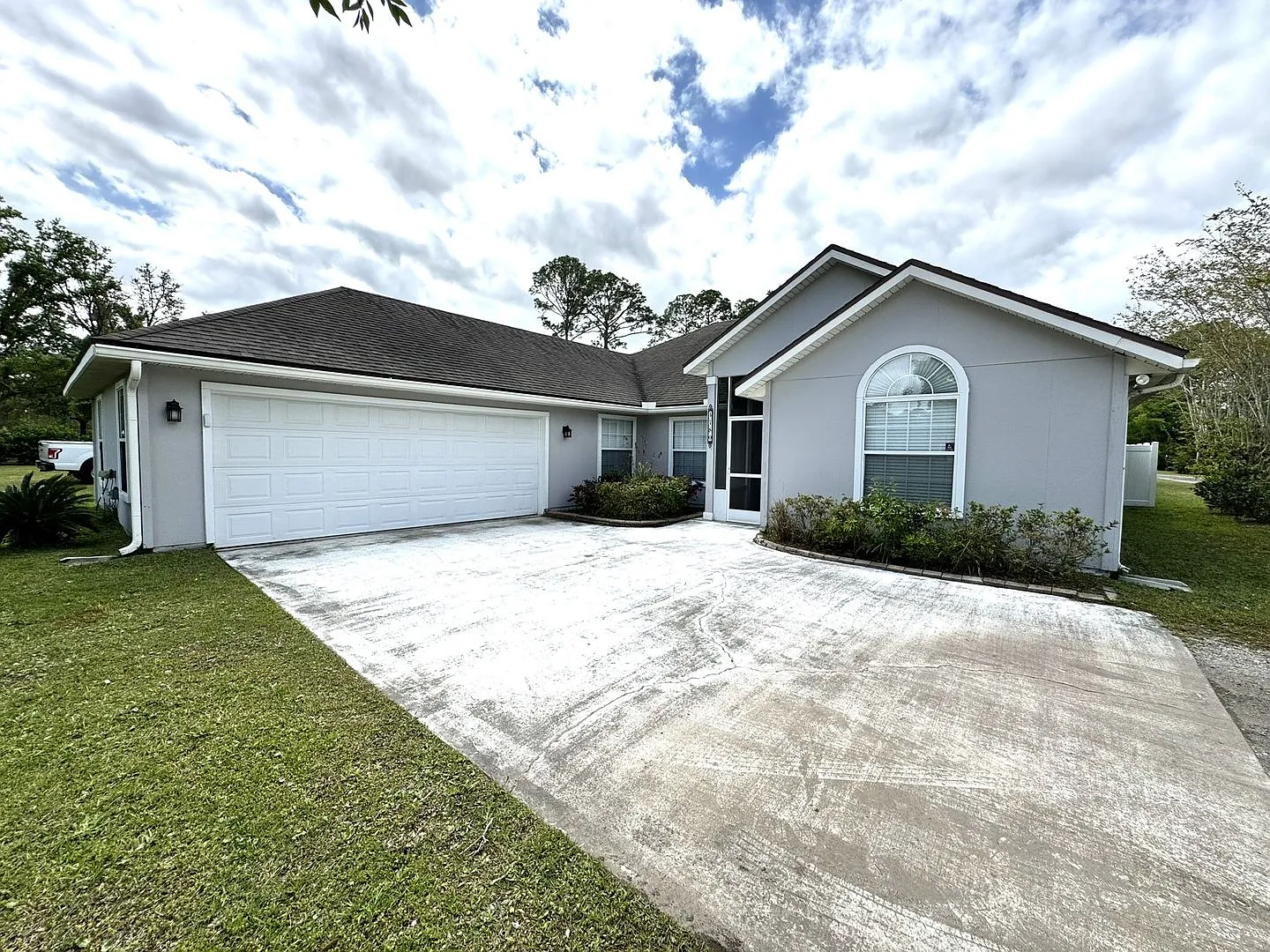 Stunning 4BR/2BA Fleming Island Ranch Home — Photo 1