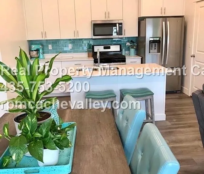 163 E 550 N #301 — Photo 10