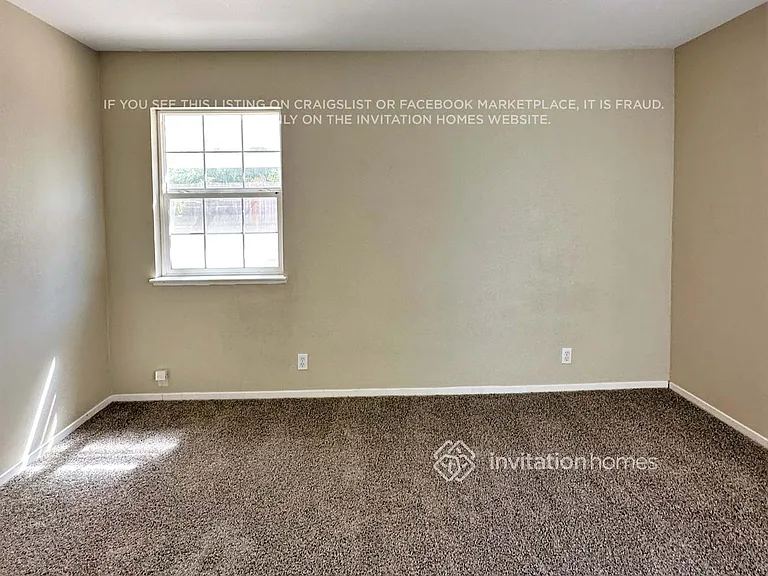 1520 Gladstone Dr — Photo 12