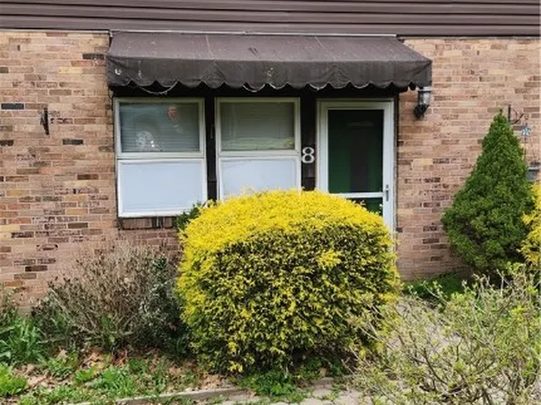 216 Oakview Dr APT 8, Ligonier, PA 15658