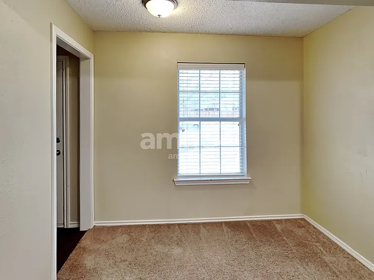 105 S Winding Oaks Dr — Photo 5