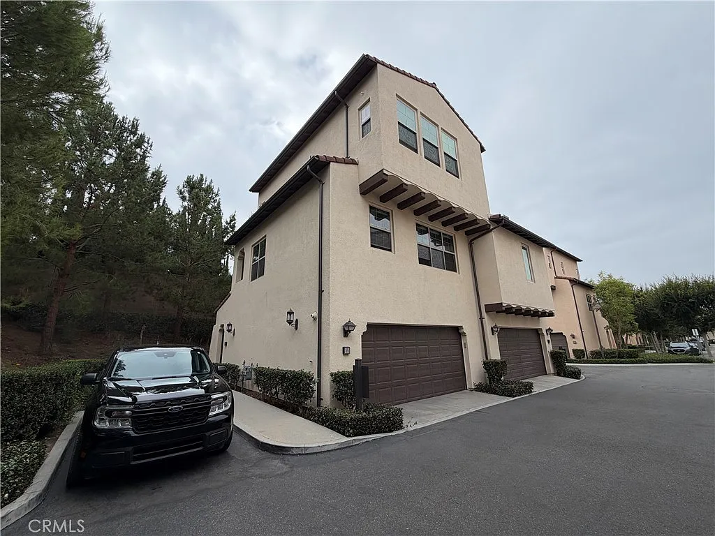 2 bed, 2.5 bath, 1171 sqft, $3,800 — Photo 1