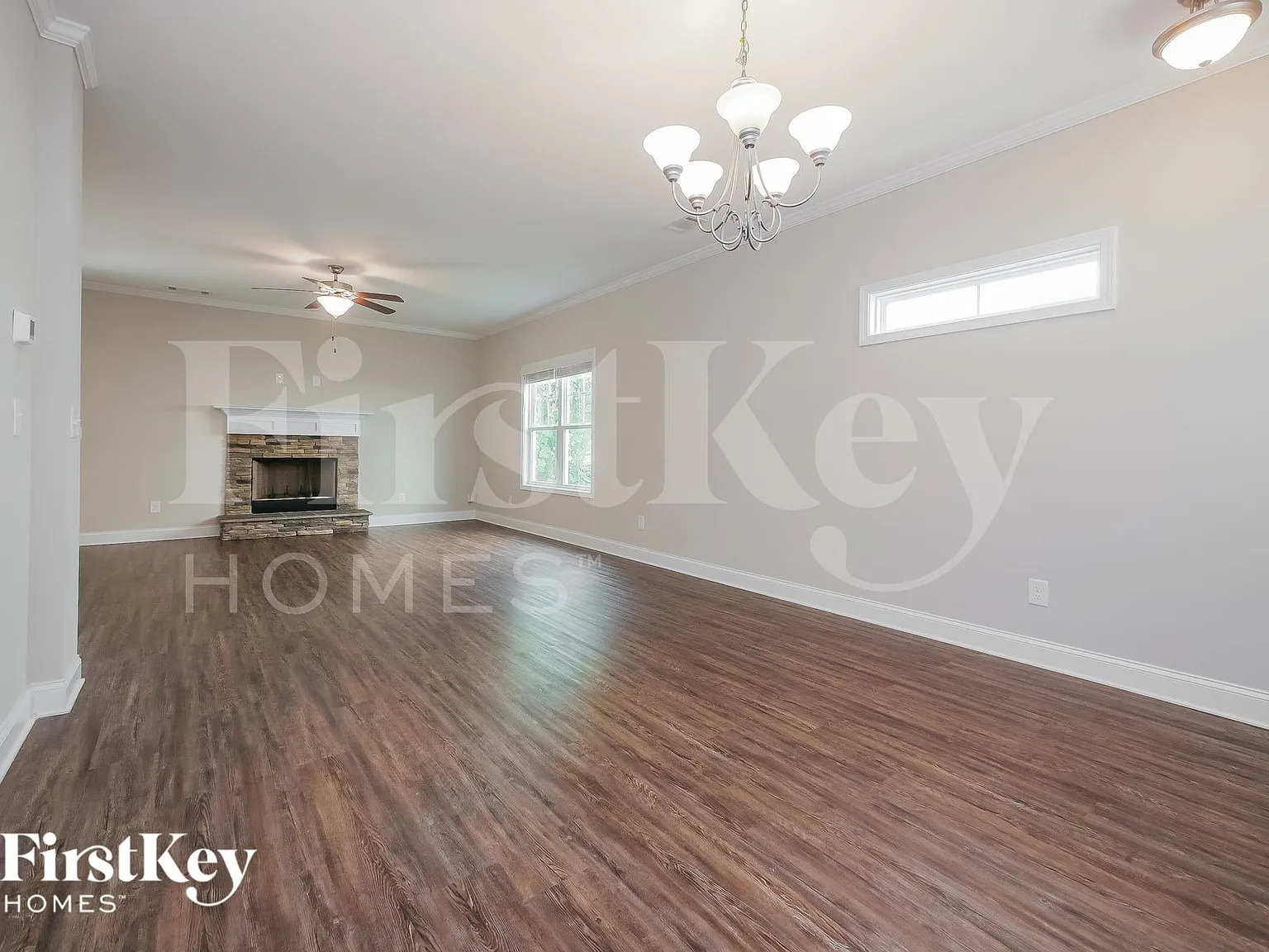 4 bed, 2.5 bath, 2000 sqft, $2,335 — Photo 4