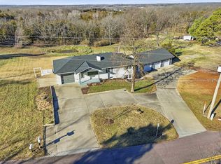 6445 N Wagon Trail Rd, Columbia, MO 65202