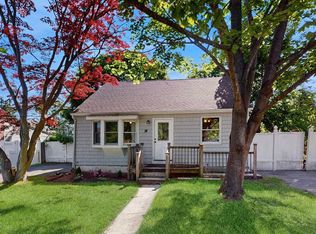 24 Smith Ln, Centereach, NY 11720
