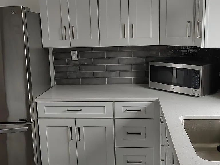 2438 S Franklin St — Photo 15