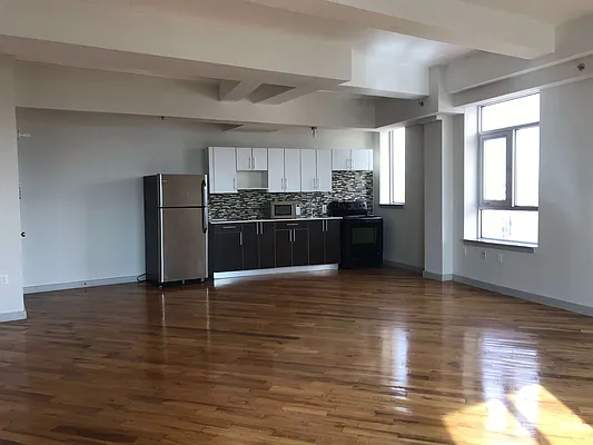 Rented by Pearl Realty Management LLC | media 25