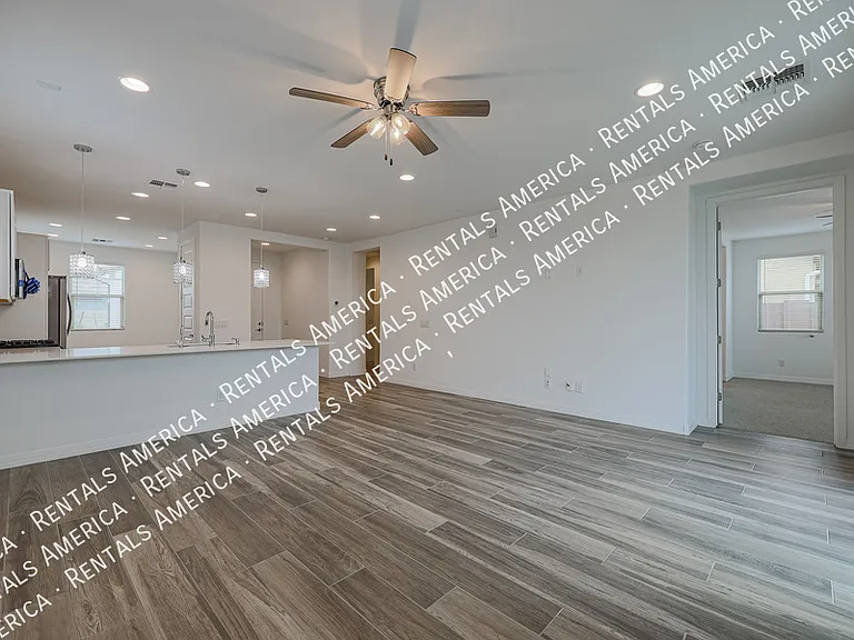 5938 N 90th Dr — Photo 13