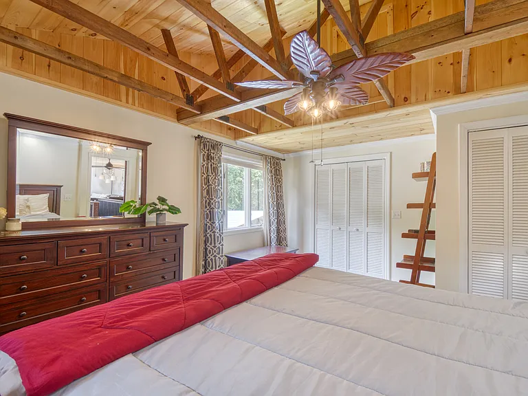 149 Lakeview Dr — Photo 8