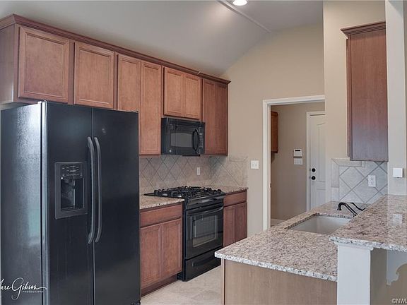 4th image of 3833 Pickering Pass Dr