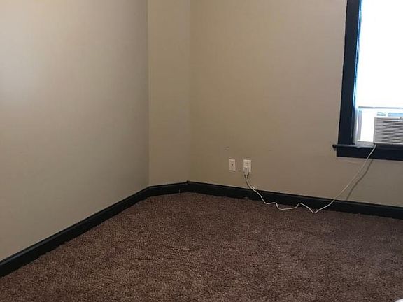 2nd image of 3950 Warwick Blvd #2W