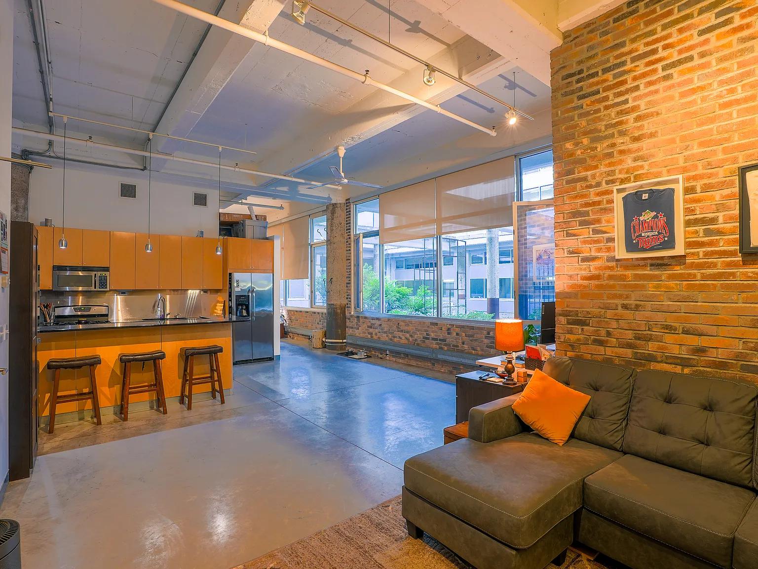 1 bed, 966 sqft, $1,995 — Photo 2
