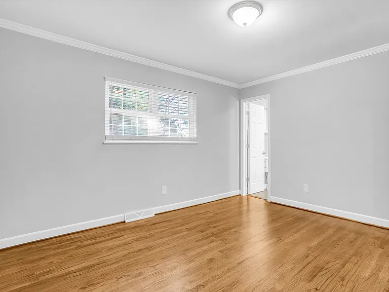 4 Bradley Blvd — Photo 16